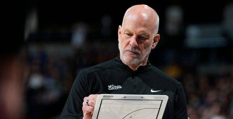 包含独行侠失利遭遇低谷，主教练面临困境选择的词条