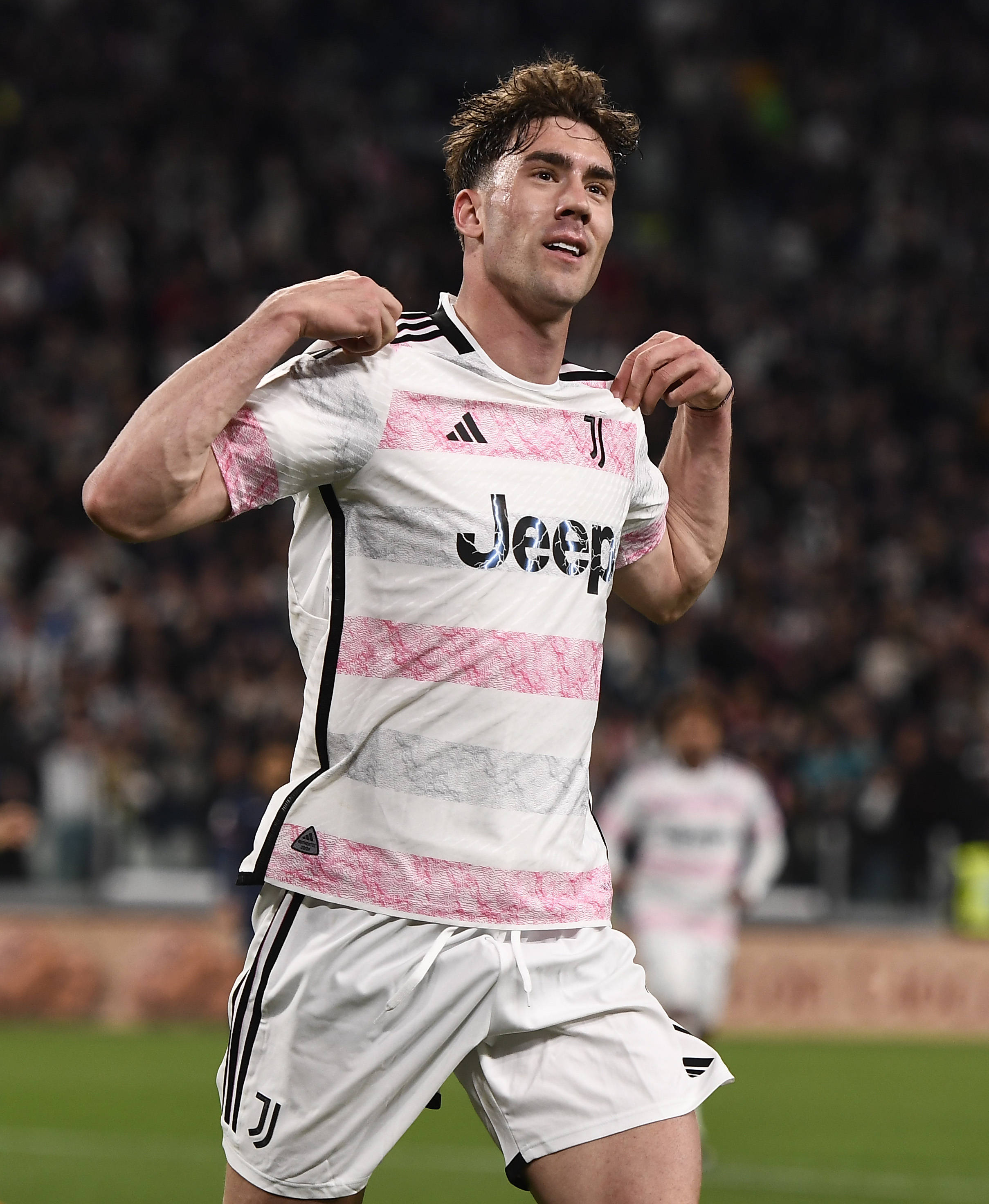 九游体育官网-意大利足球联赛的一场比赛引人入胜