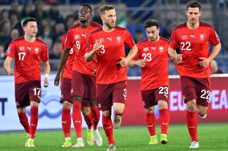 法国大比分击败保加利亚，小组领先优势加大