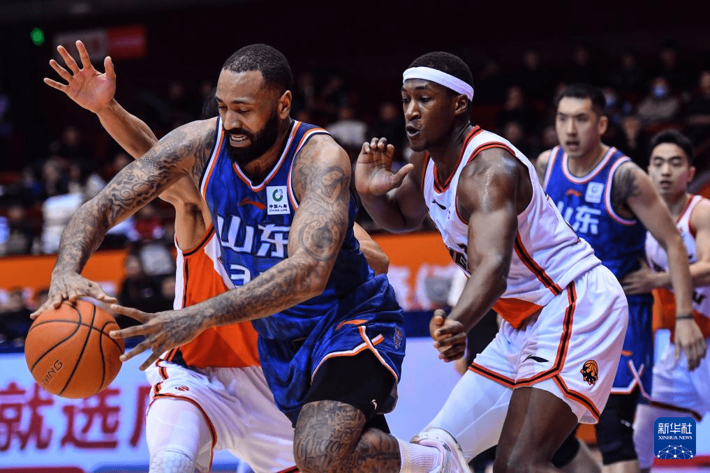 江苏男篮击败山东队,破碎夺冠梦 江苏男篮击败山东队,破碎夺冠梦