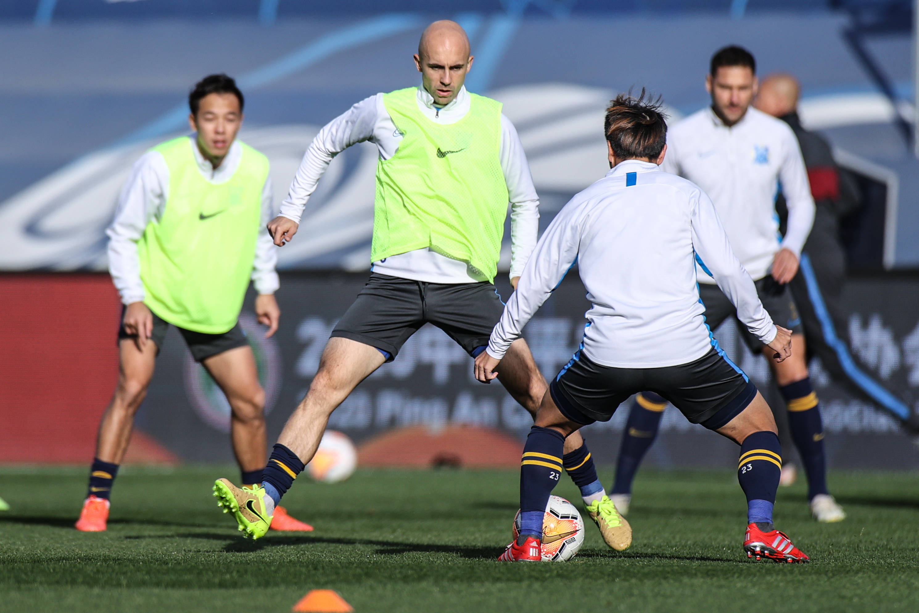 河南建业主场战胜广州富力，取得胜利