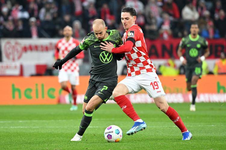 沃尔夫斯堡逼平弗赖堡，德甲保级形势稍有改善的简单介绍