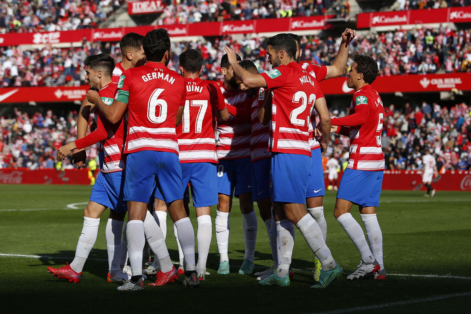 比利亚雷亚尔客场艰难战平对手