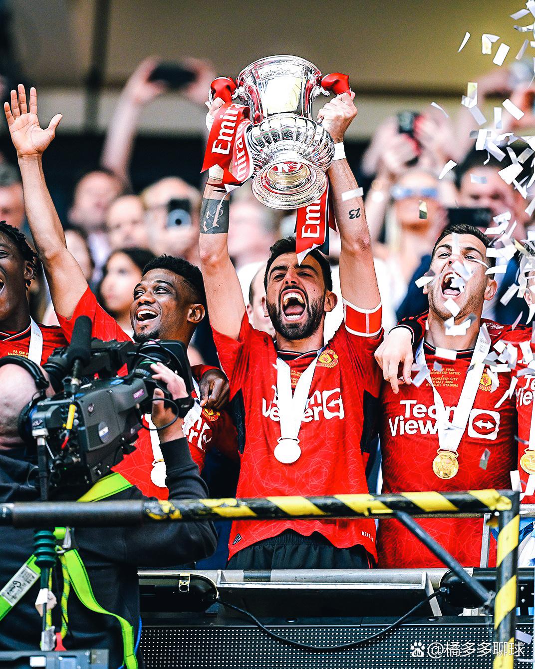 曼联前锋再次崭露头角，一举扭转比赛局势